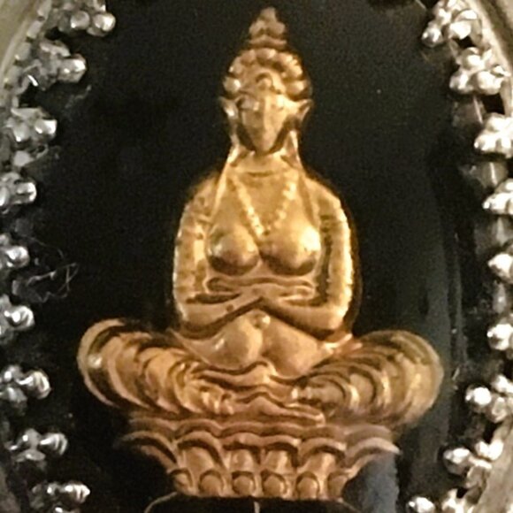 1950s Royal Crest Reverse Glass Cabochon Buddhist Deity Brooch and Earring Set - Picture 3 of 12